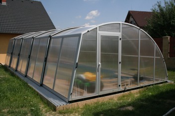 AKADEMIE - polykarbonát čirý AKADEMIE - polykarbonát čirý